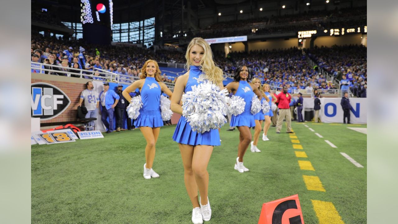 Team Spotlight: Detroit Lions Cheerleaders' New Uniforms