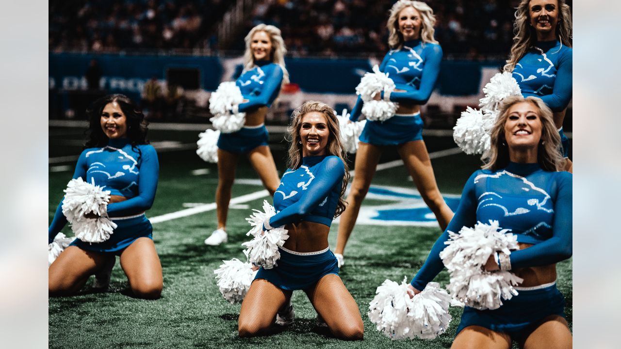 Lions vs. Commanders: Cheer Photos