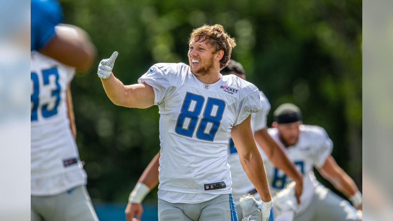 Detroit Lions TE T.J. Hockenson misses practice, Trey Flowers returns