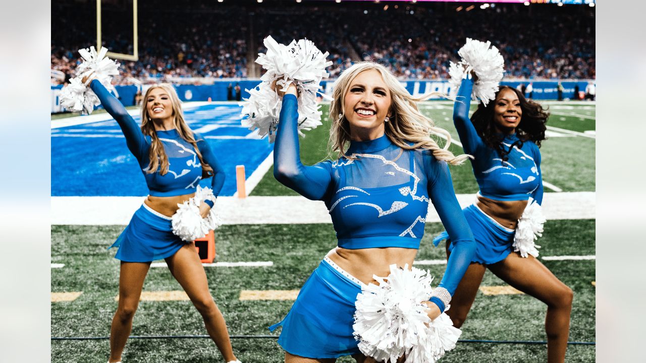 Lions vs. Commanders: Cheer Photos