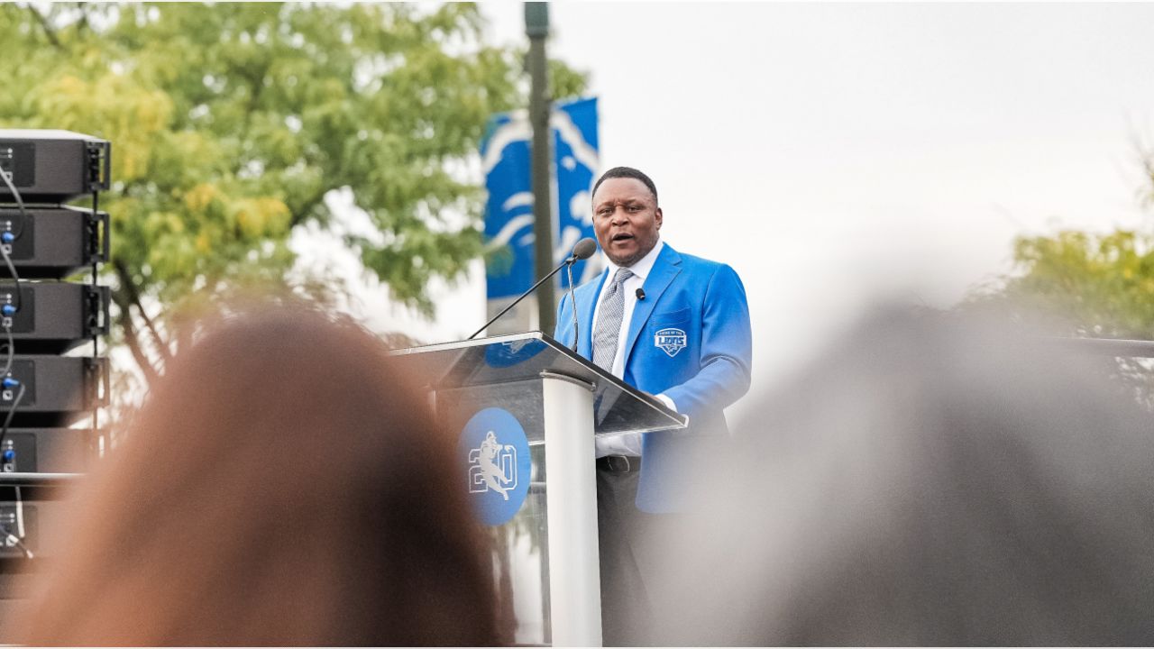 Detroit Lions to recognize Barry Sanders with a statue