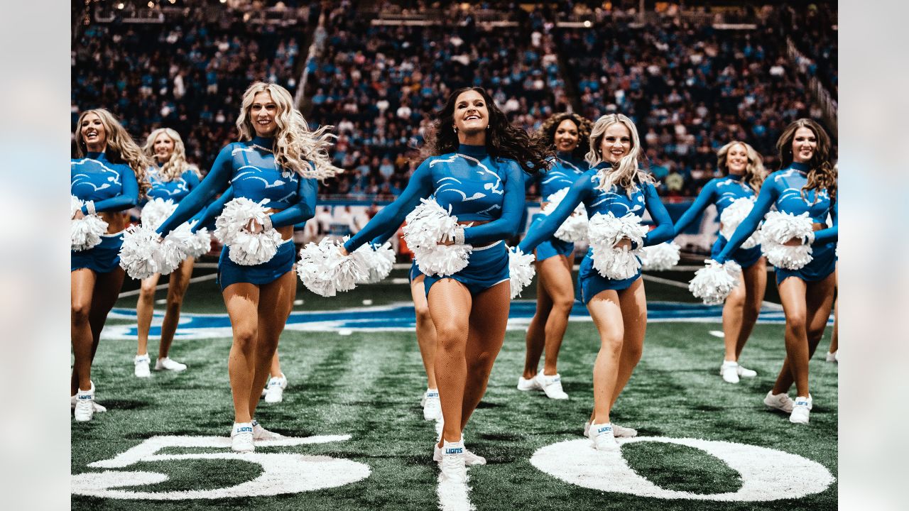 Lions vs. Commanders: Cheer Photos