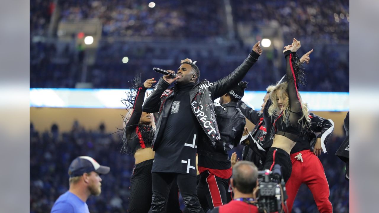 Fans did not like the Thanksgiving halftime show at Ford Field