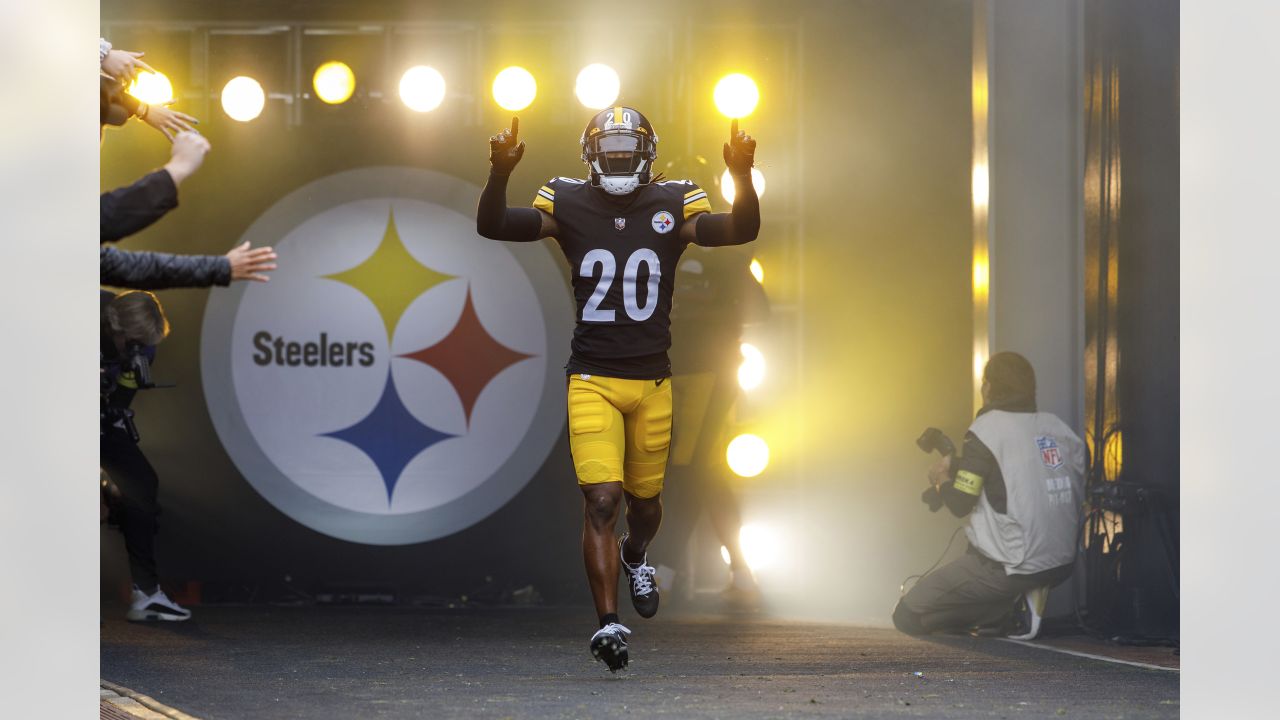 Pittsburgh Steelers cornerback Cameron Sutton is announced during