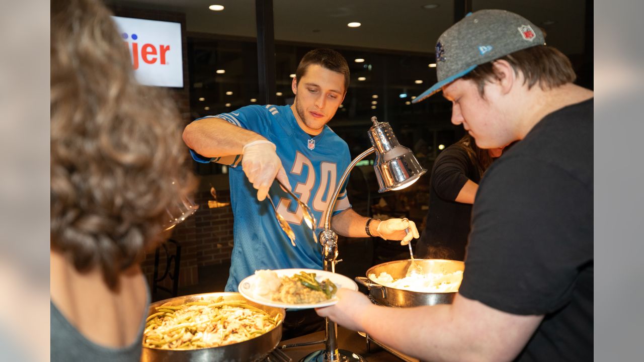 Detroit Lions, Pure Heart serve Thanksgiving dinner to children of  incarcerated parents