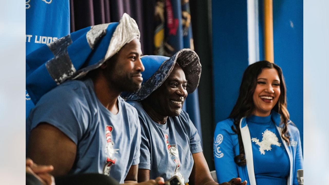 Lions read Dr. Seuss to school kids in Detroit