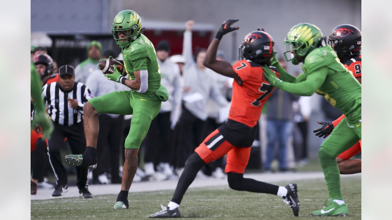 Christian Gonzalez, Oregon Ducks cornerback, selected by New