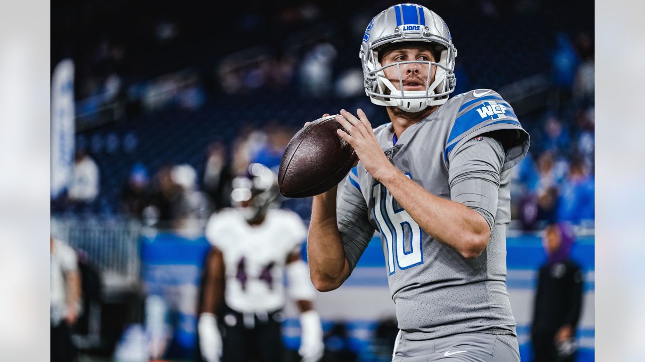 Detroit Lions tight end Darren Fells (80) blocks on offense against the  Baltimore Ravens during an NFL football game, Sunday, Sept. 26, 2021, in  Detroit. (AP Photo/Rick Osentoski Stock Photo - Alamy