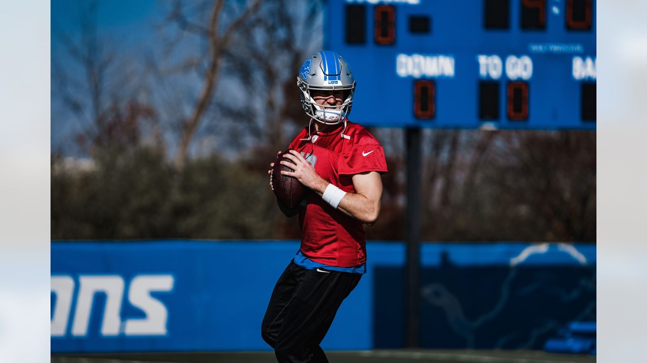 Lions down 9 players at practice; WR Amon-Ra St. Brown in red no-contact  jersey 