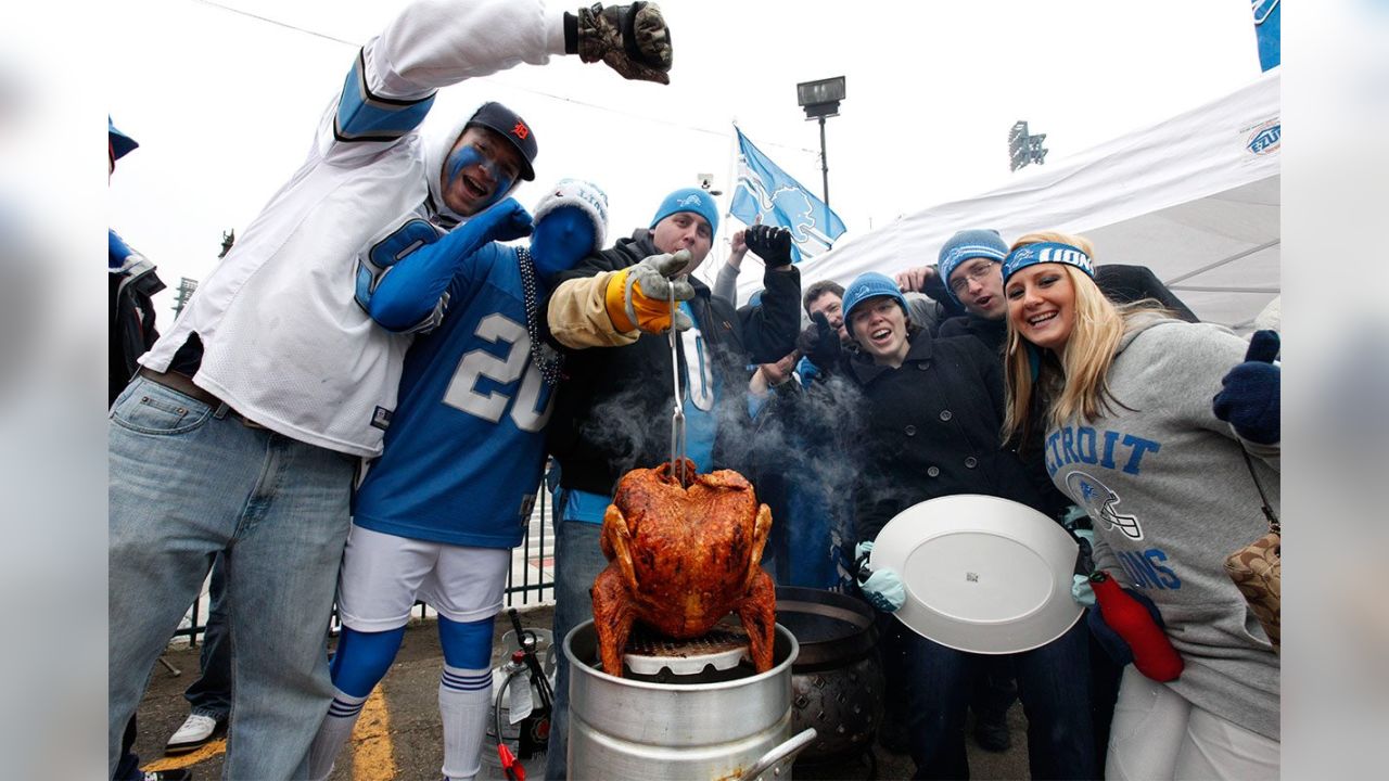 2,378 Detroit Lions Thanksgiving Stock Photos, High-Res Pictures