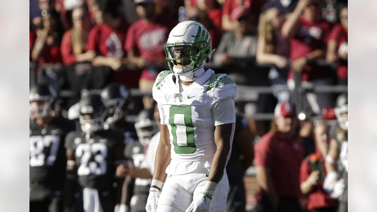 Christian Gonzalez, Oregon Ducks cornerback, selected by New