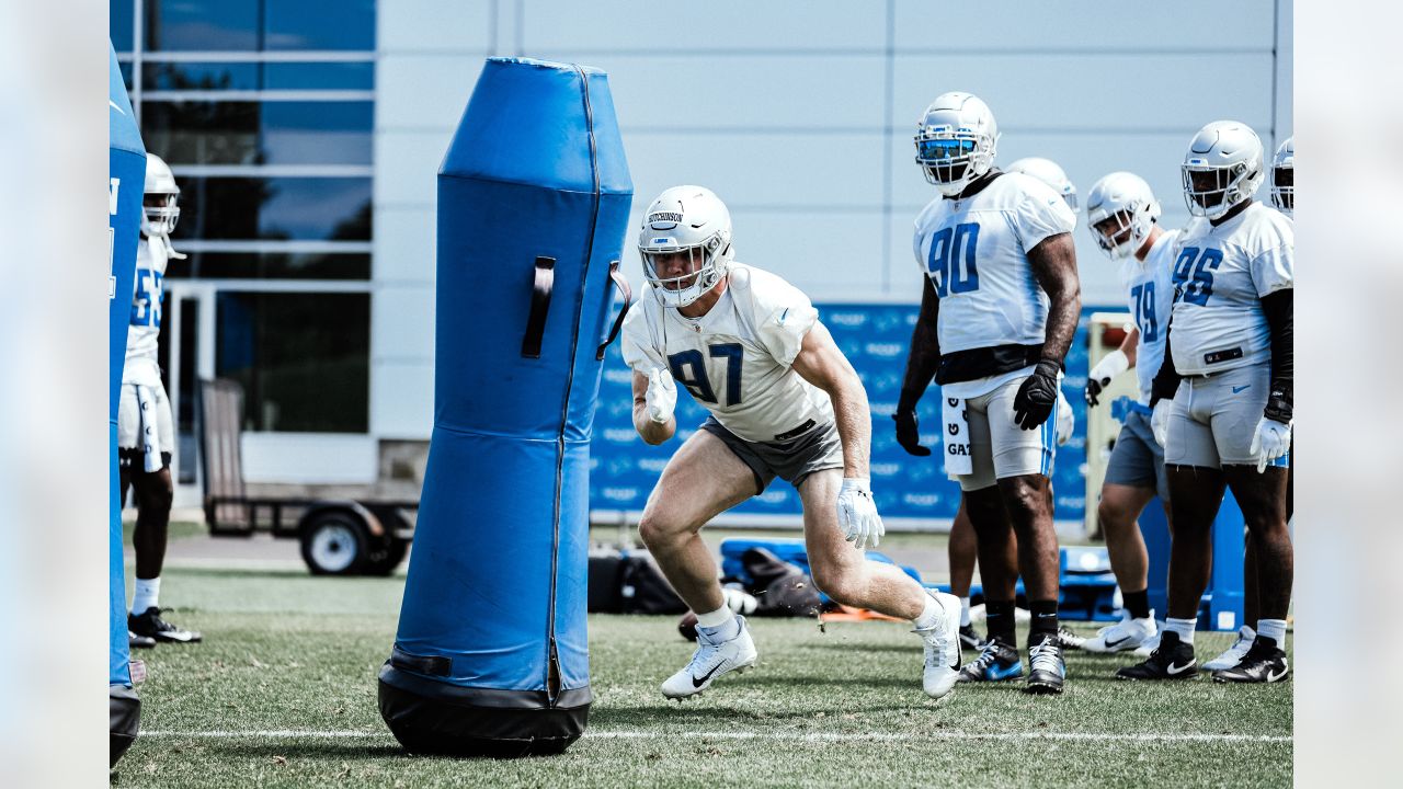 GET TO KNOW: Detroit Lions defensive end Aidan Hutchinson