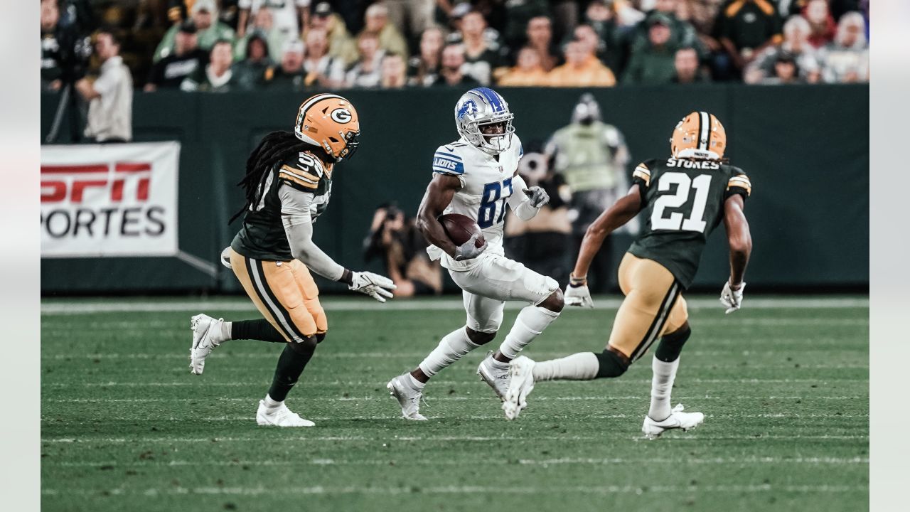 Green Bay Packers wide receiver Davante Adams (17) holds a sombrero after  an NFL game against the Detroit Lions Monday, Sept 20. 2021, in Green Bay,  Wis. (AP Photo/Jeffrey Phelps Stock Photo - Alamy