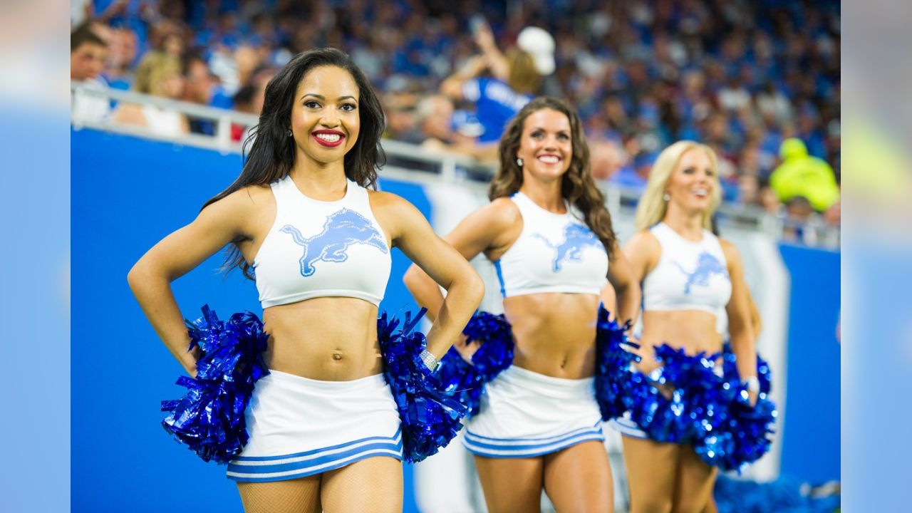 DETROIT, MI - SEPTEMBER 24: Detroit Lions cheerleader during the game  between Atlanta Falcons and Detroit Lions on September 24, 2023 at Ford  Field in Detroit, MI (Photo by Allan Dranberg/CSM) Credit: