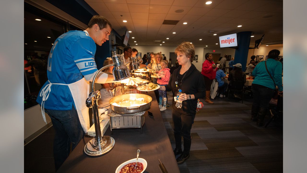 Detroit Lions, Pure Heart serve Thanksgiving dinner to children of  incarcerated parents