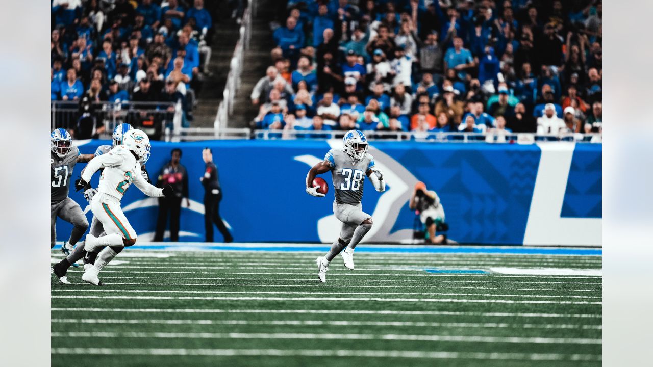 Detroit Lions re-sign safety C.J. Moore to a one-year deal