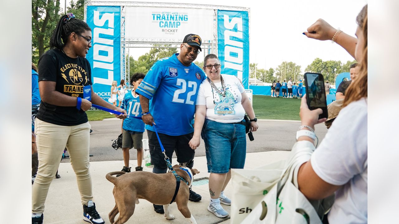 Detroit Lions on X: It's National Pet Day! Show us a pic of your pet in  their #Lions gear for a chance to win a @petsuppliesplus gift card!   / X