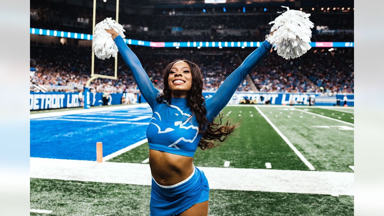 Lions vs. Commanders: Cheer Photos