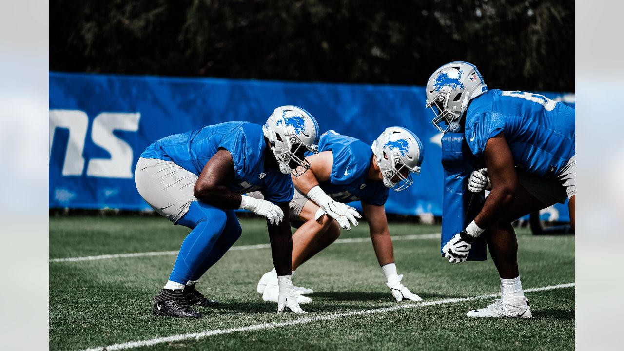 DETROIT, MI - SEPTEMBER 24: Detroit Lions OT (67) Matt Nelson gets