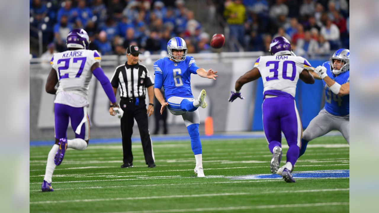 11442 Vikings V Lions Stock Photos, High-Res Pictures, and Images