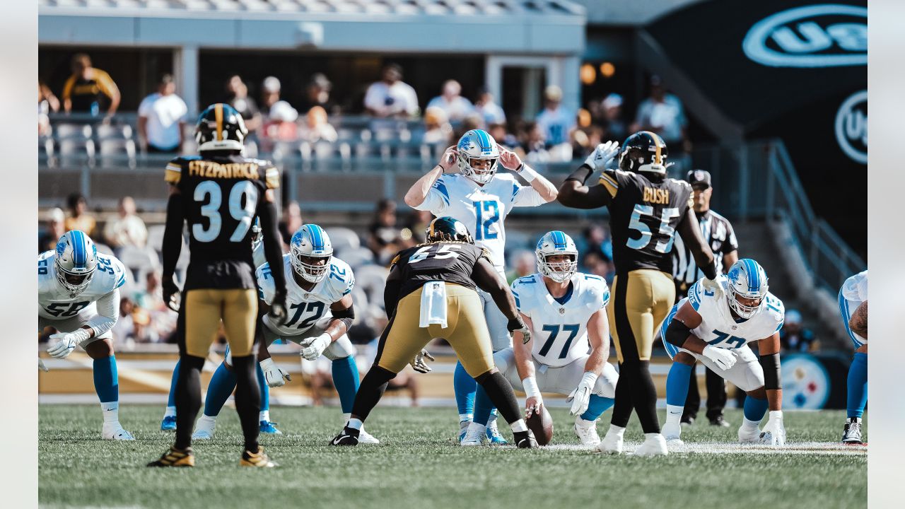 Detroit Lions tight end James Mitchell (82) warms up before a preseason NFL  football game, Sunday, Aug. 28, 2022, in Pittsburgh, PA. (AP Photo/Matt  Durisko Stock Photo - Alamy