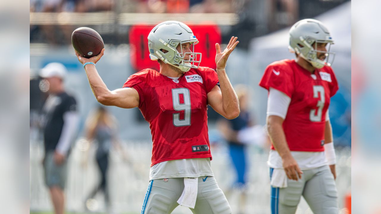 Do virtual yoga with Lions TE T.J. Hockenson for charity! - Pride Of Detroit