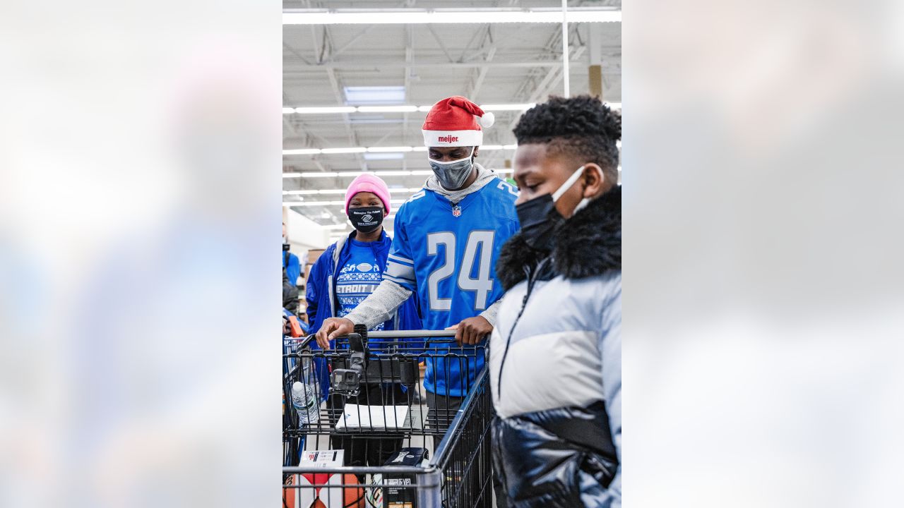 Shop with a Lion at Meijer photos