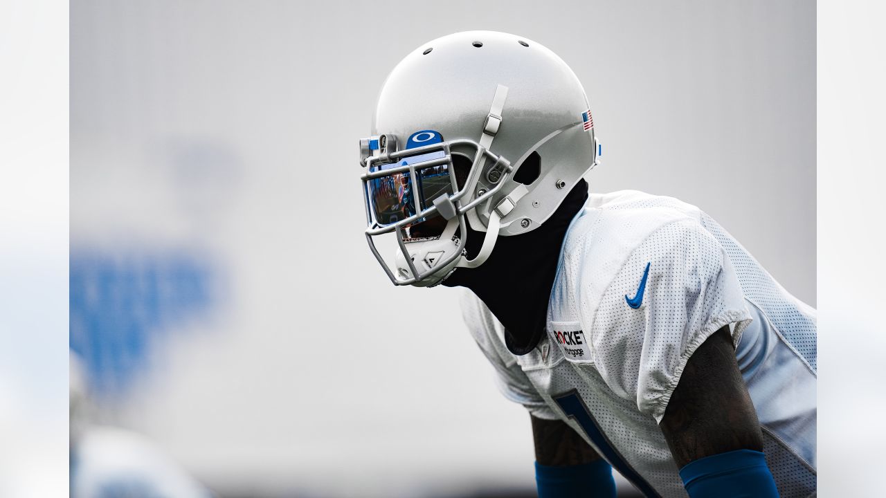 Aidan Hutchinson's smile, Jahmyr Gibbs selfie: See more photos from Lions  training camp 