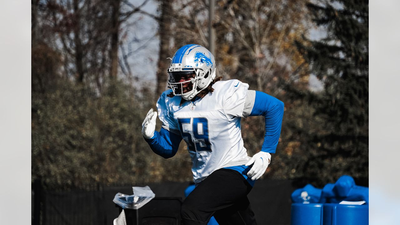 Detroit Lions tight end James Mitchell works on a drill during an