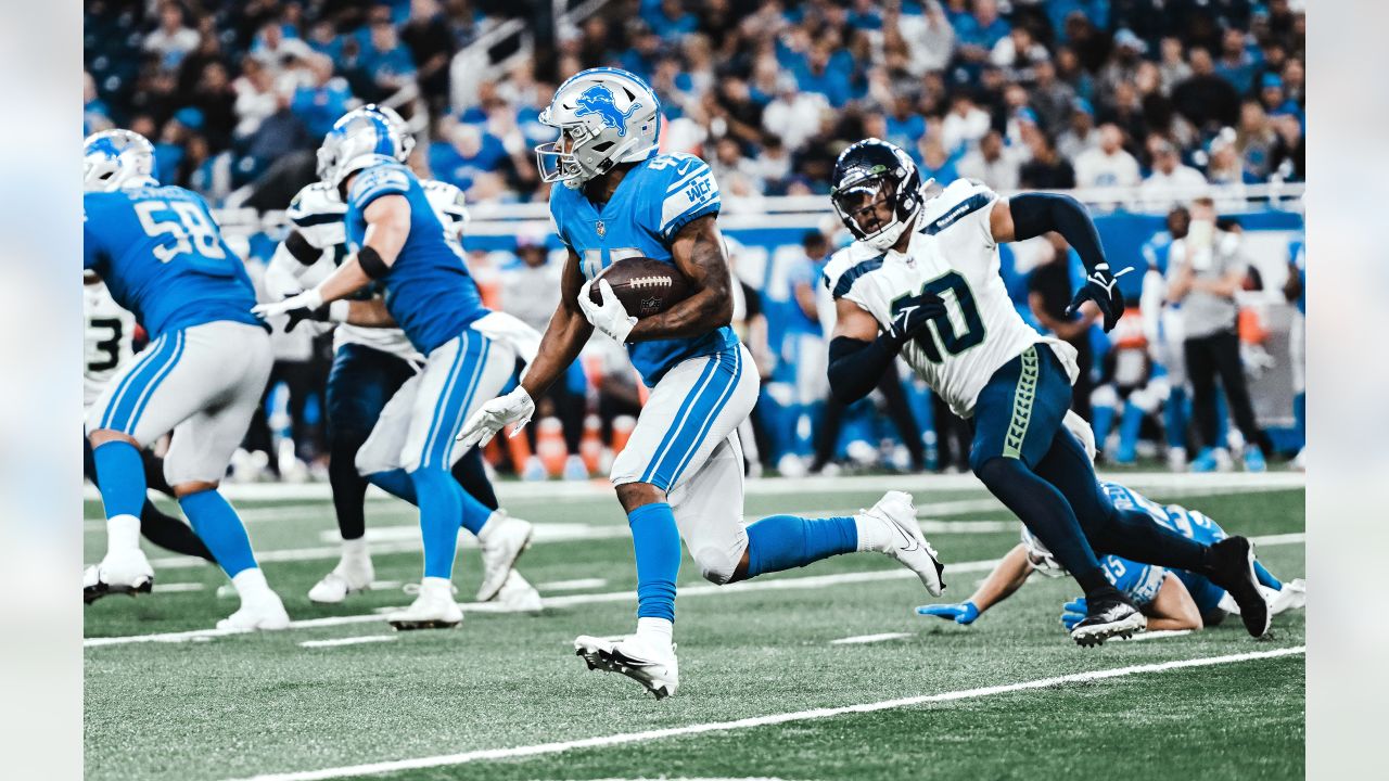 DETROIT, MI - NOVEMBER 24: Detroit Lions Running Back (42) Justin Jackson  receives the opening kickoff in the game between Buffalo Bills and Detroit  Lions on November 24, 2022 in Detroit, MI (