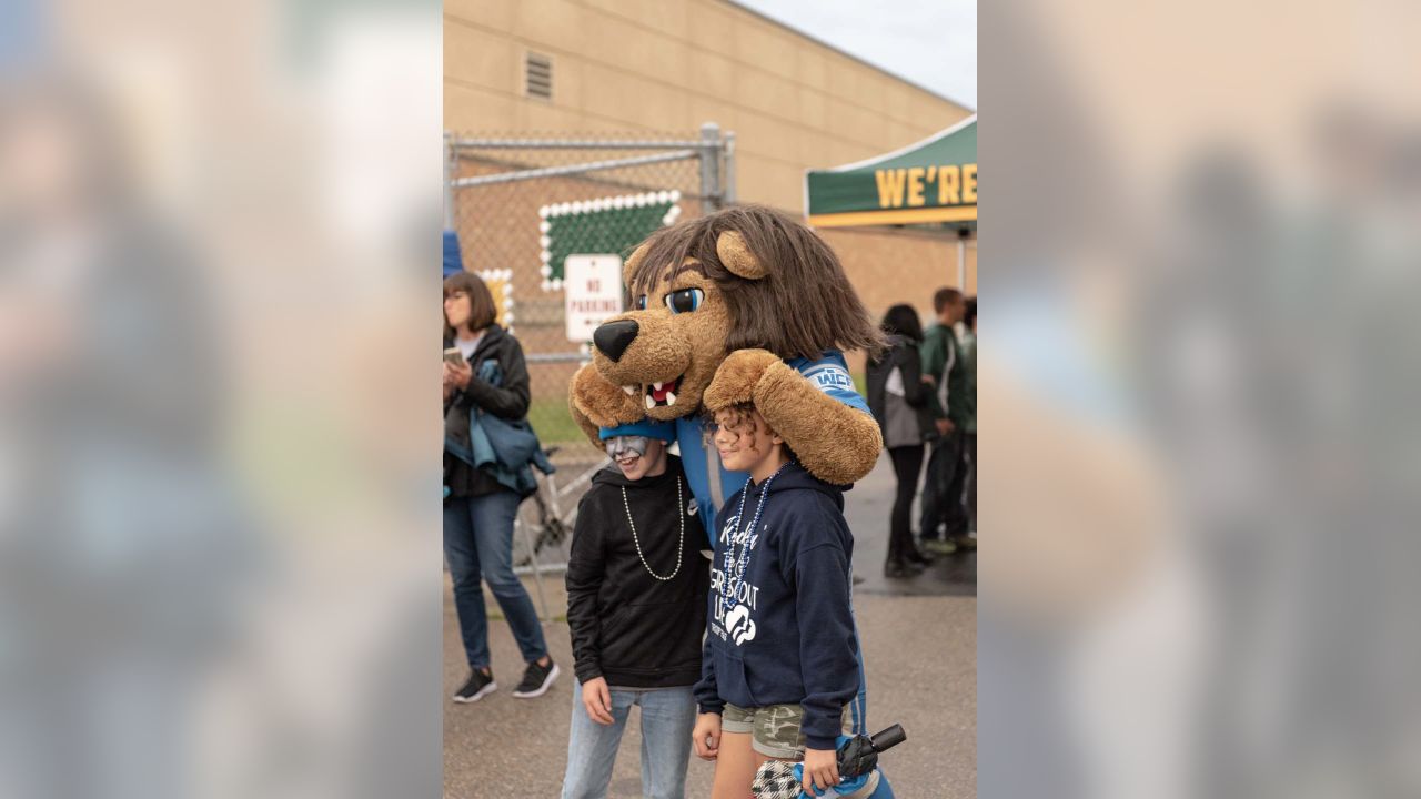 Detroit Lions Snoopy Plays The Football Game - Rookbrand