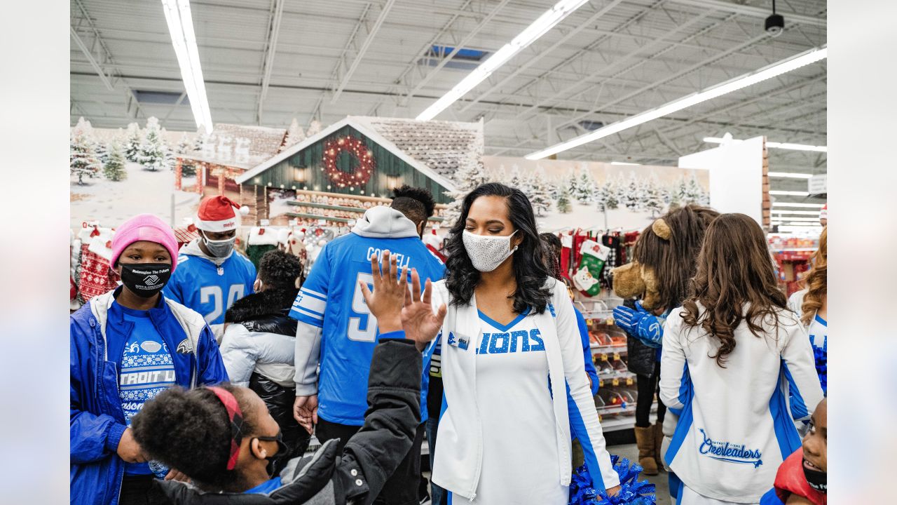 Kids Shop with a Lion at Meijer