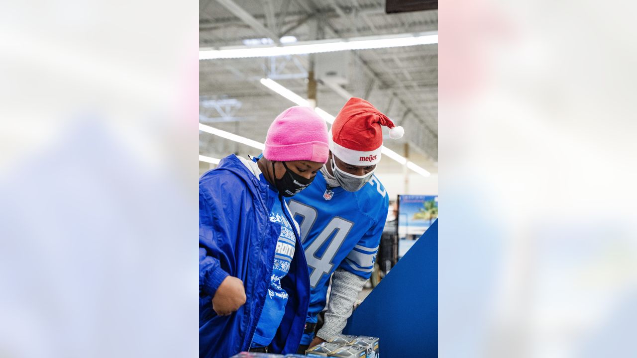 DLA students Shop with a Lion at Meijer