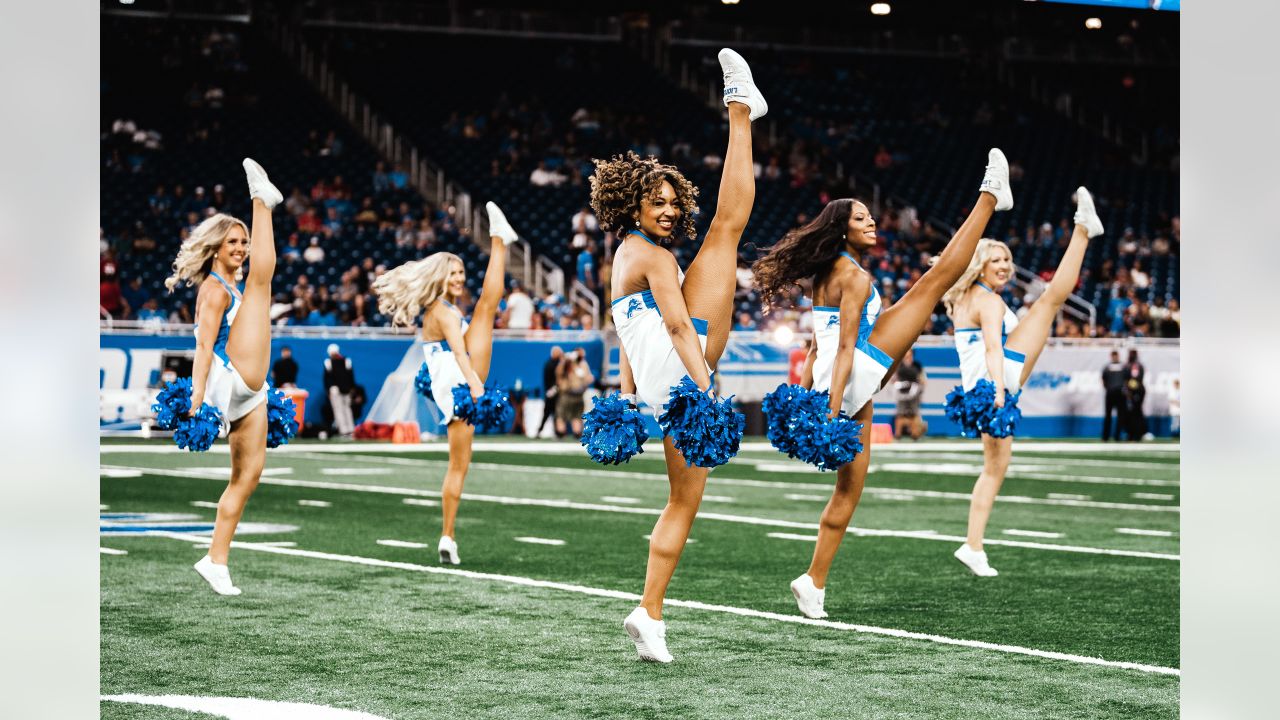 Lions vs. Falcons: Cheer Photos