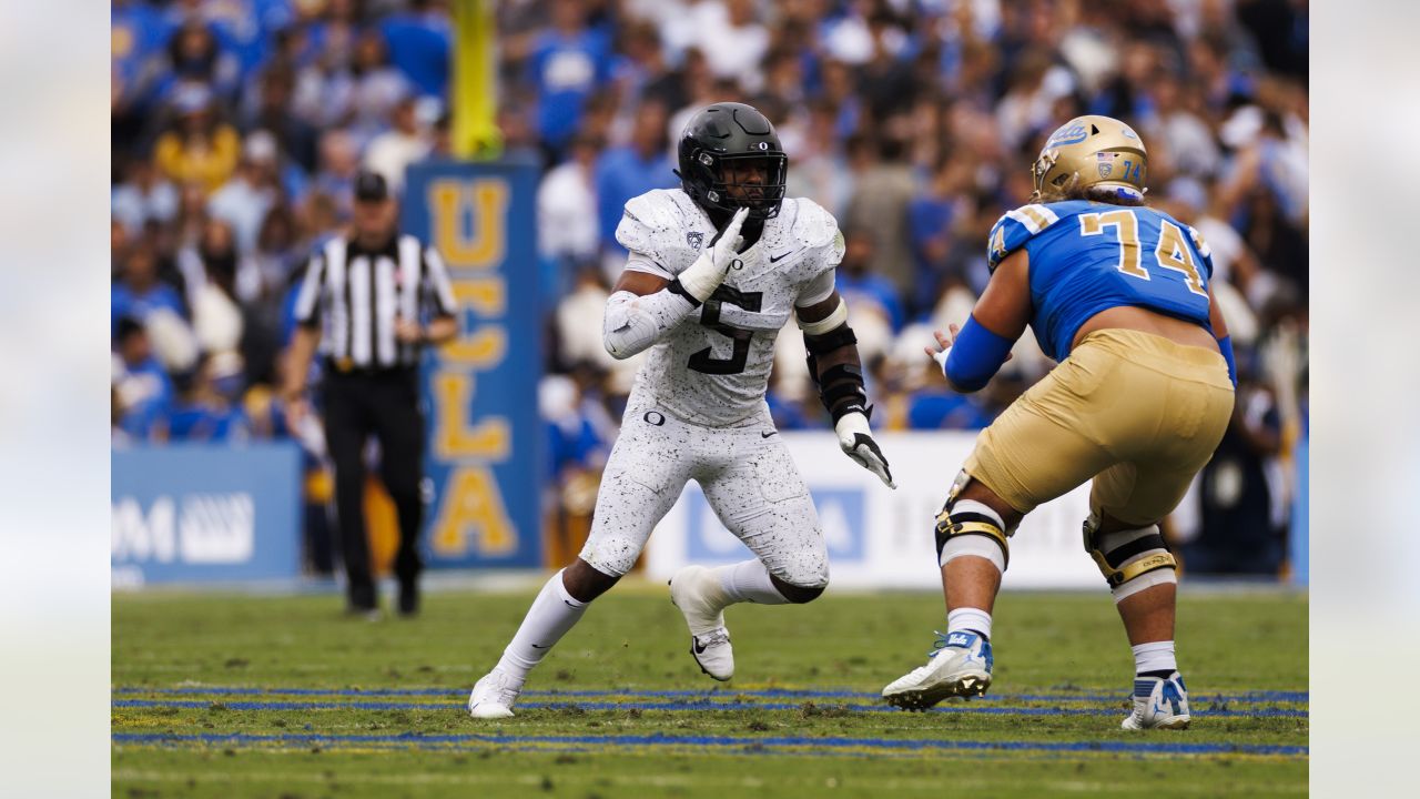 Kayvon Thibodeaux has career-high 9 tackles, 4.5 for loss for No. 10 Oregon  Ducks in 34-31 win at UCLA 