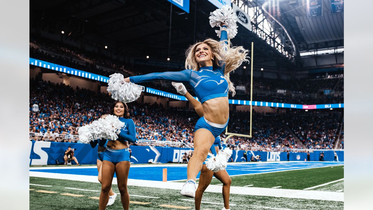 Lions vs. Commanders: Cheer Photos