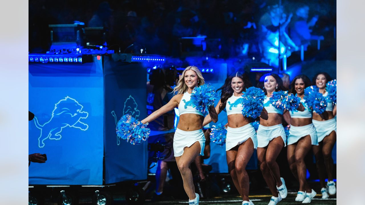 Seattle Seahawks Cheerleaders Round One 