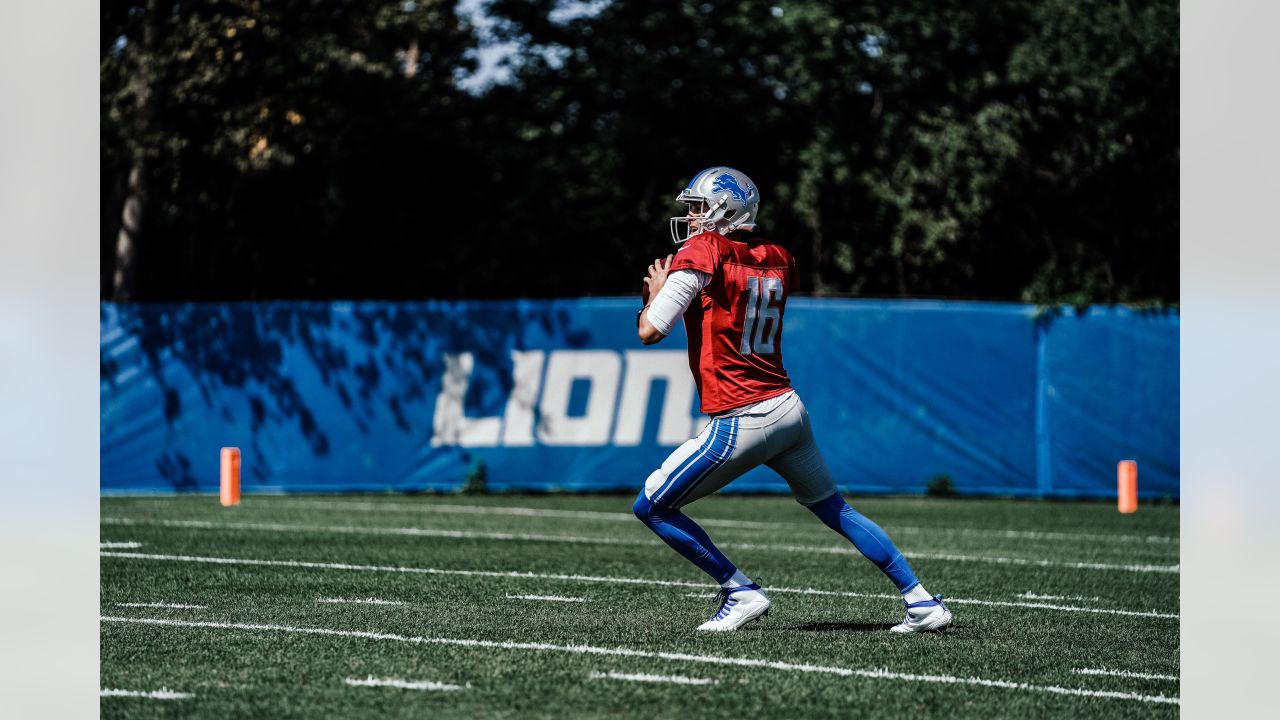 ALLEN PARK, MI - AUGUST 10: Detroit Lions quarterback Jared Goff