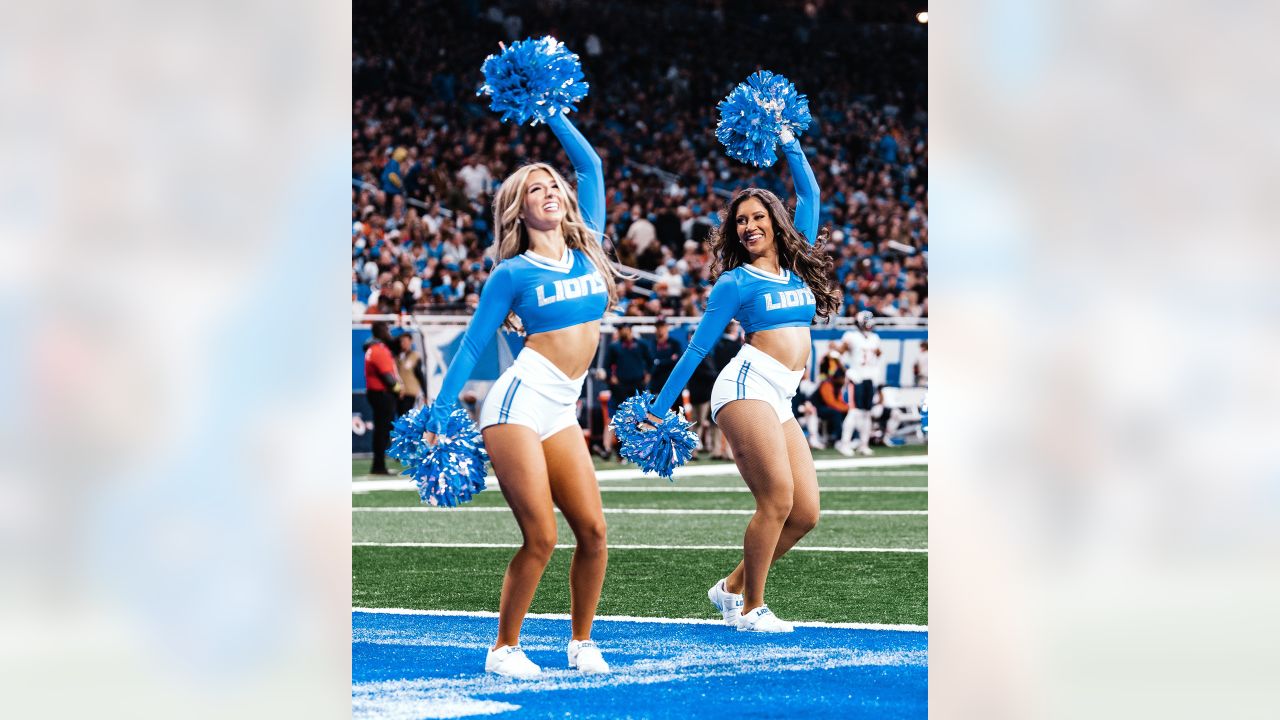 Lions vs. Bears: Cheer Photos