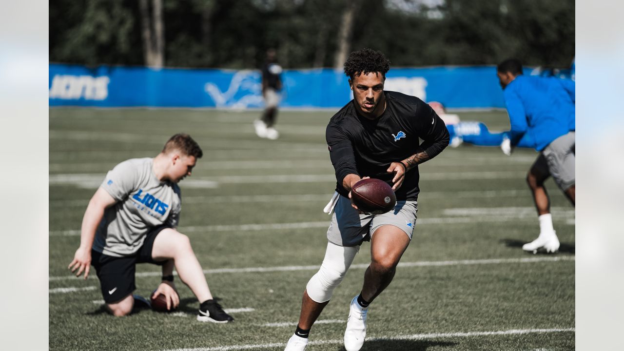 Detroit Lions Legends face off with Branch County All Stars