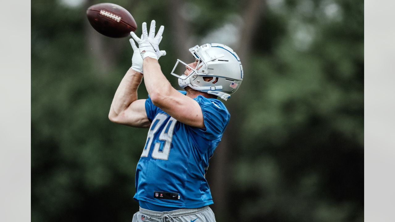 Detroit Lions LEGENDS Welcome rookies IN STYLEsign of GREAT