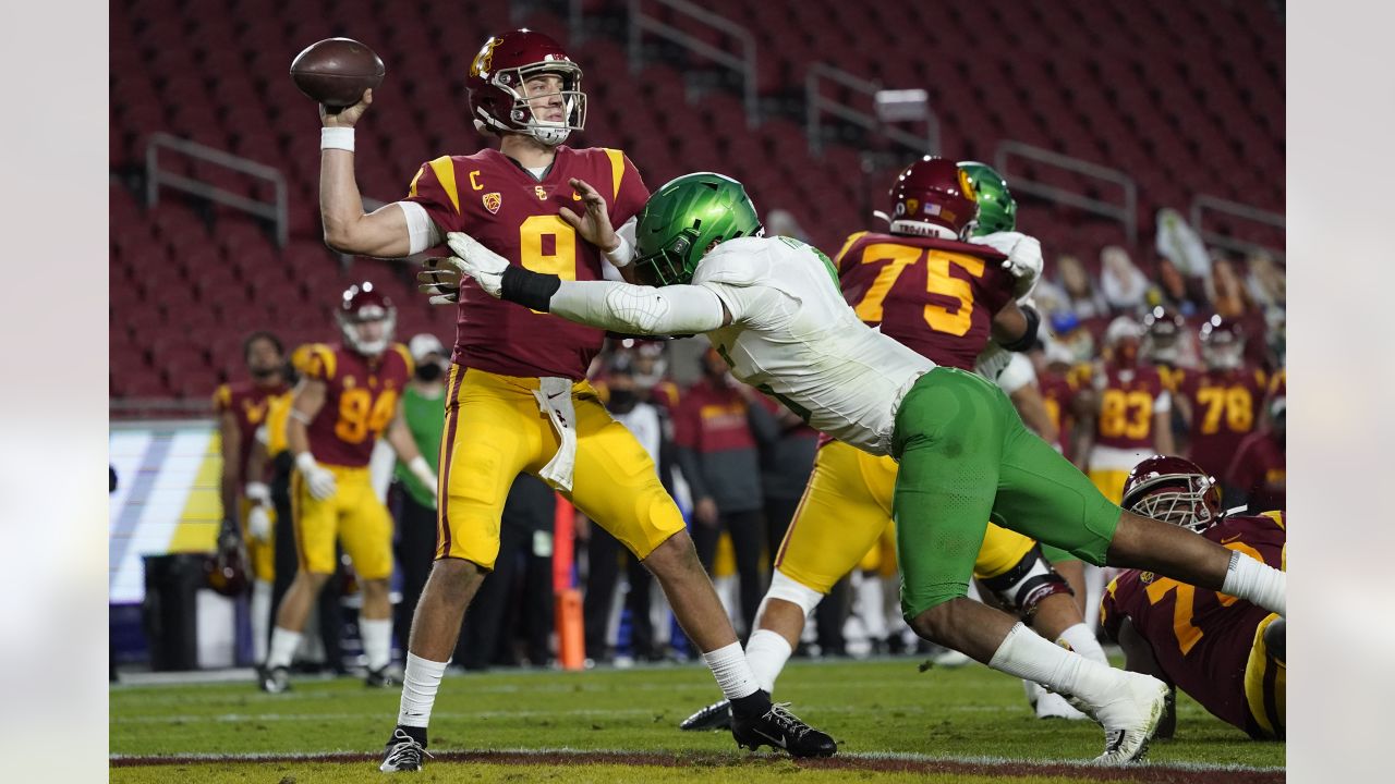 Oregon's Kayvon Thibodeaux, a possible Lions target, withdraws early from  NFL combine 