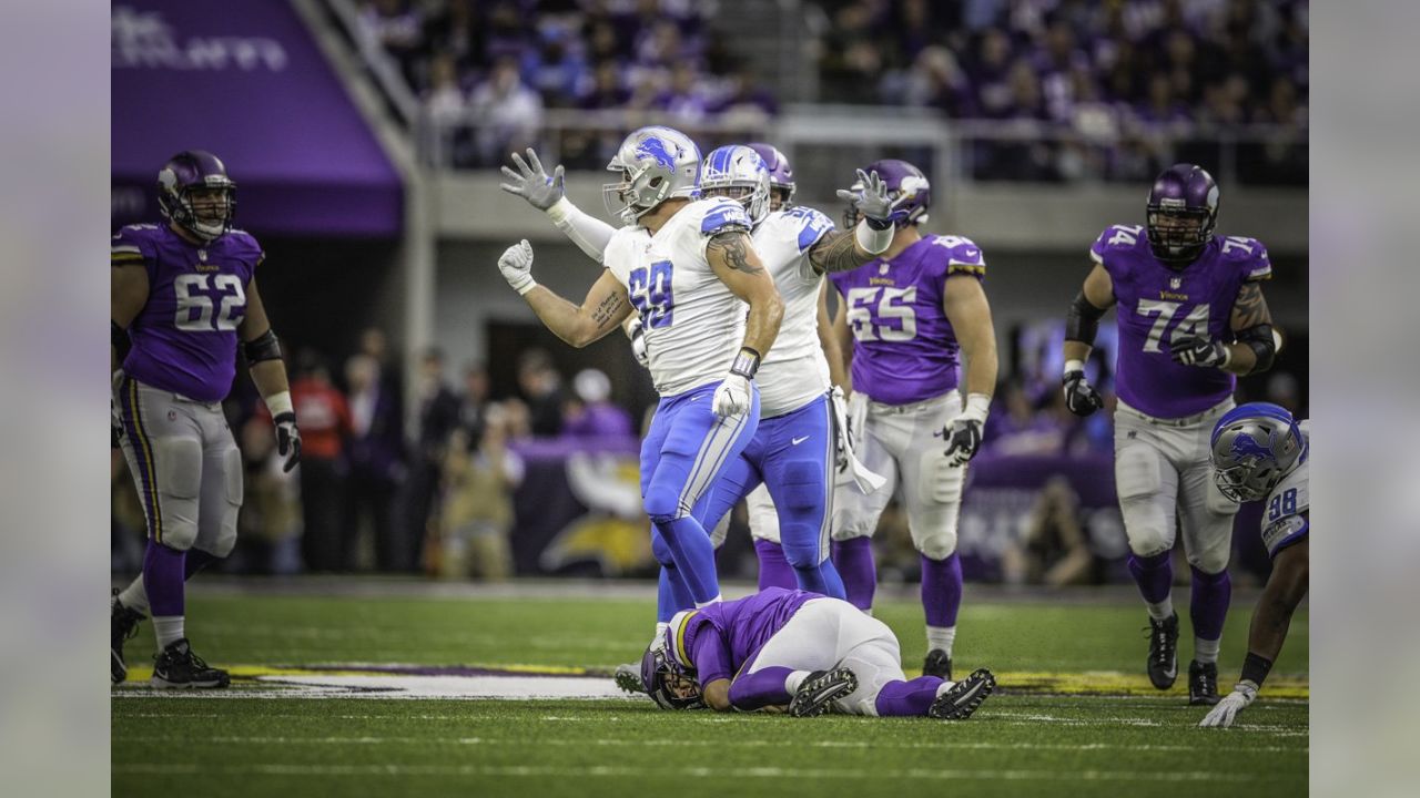 Detroit Lions place T.J. Lang on injured reserve, ending guard's