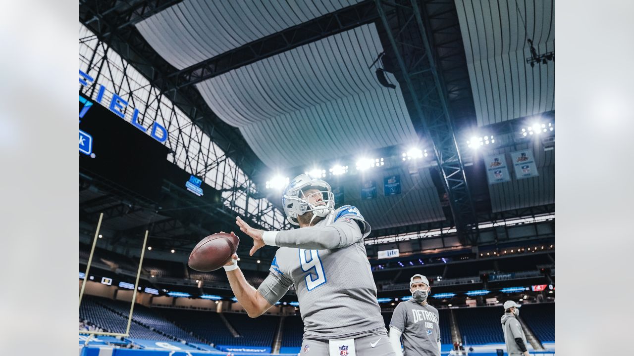 Ball Play NFL Detroit Lions Player Matthew Stafford