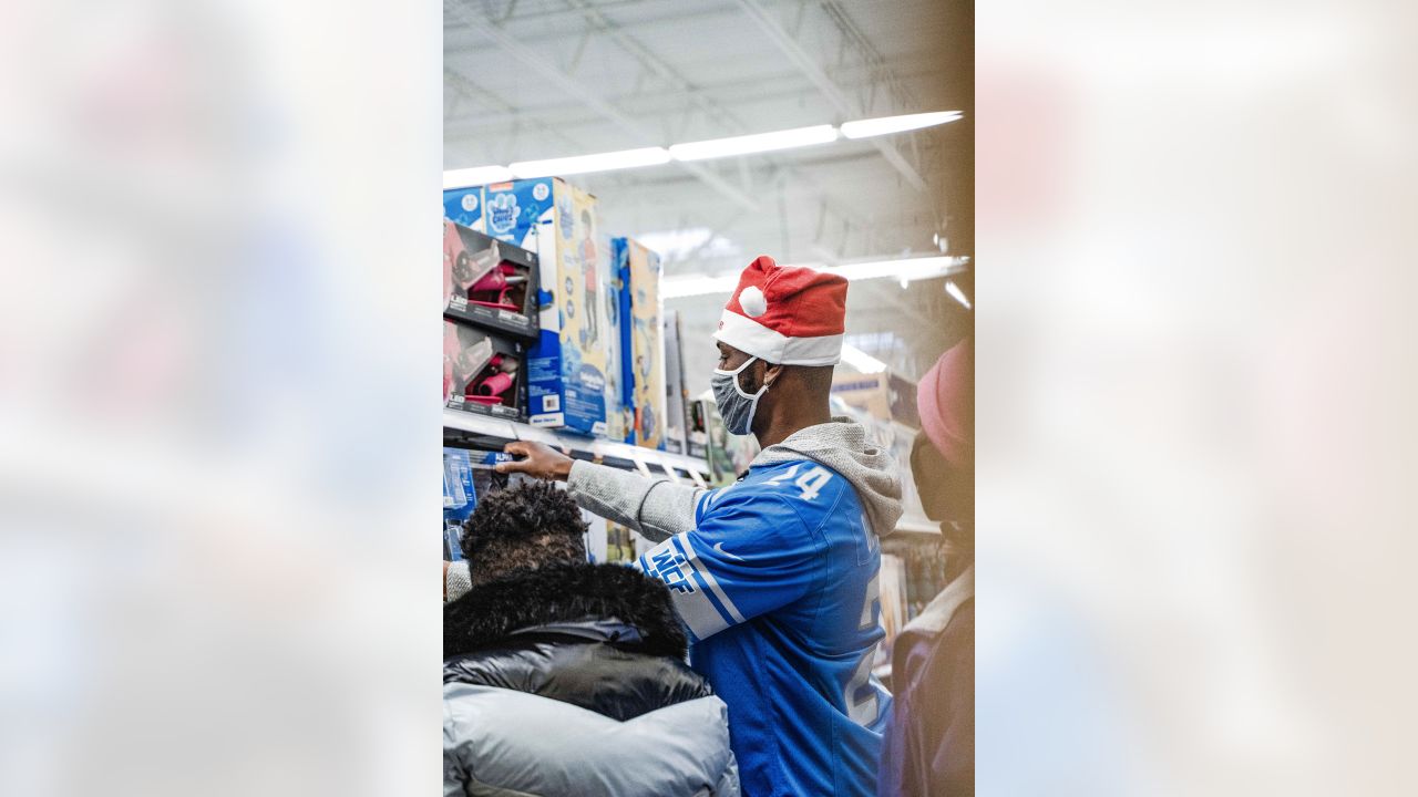 DLA students Shop with a Lion at Meijer