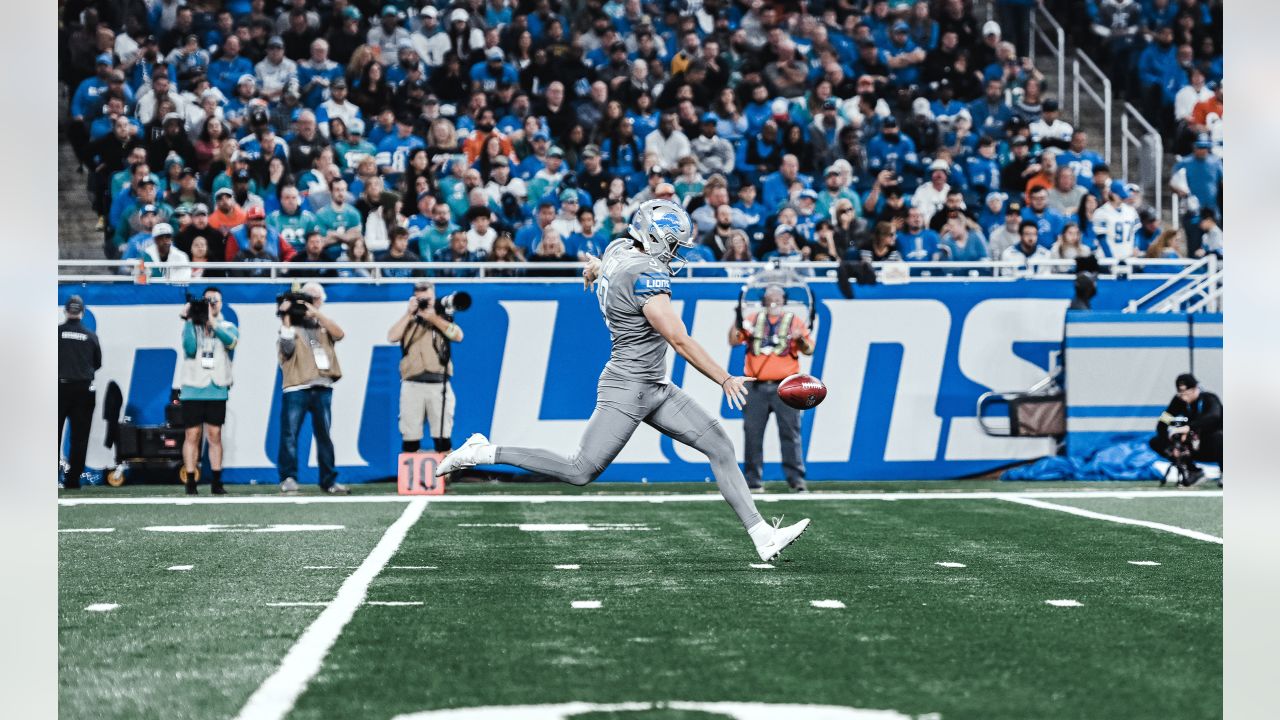 Detroit Lions punter Jack Fox (3) in action against the San