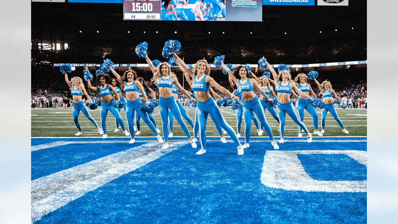 Lions vs. Bills: Cheer Photos