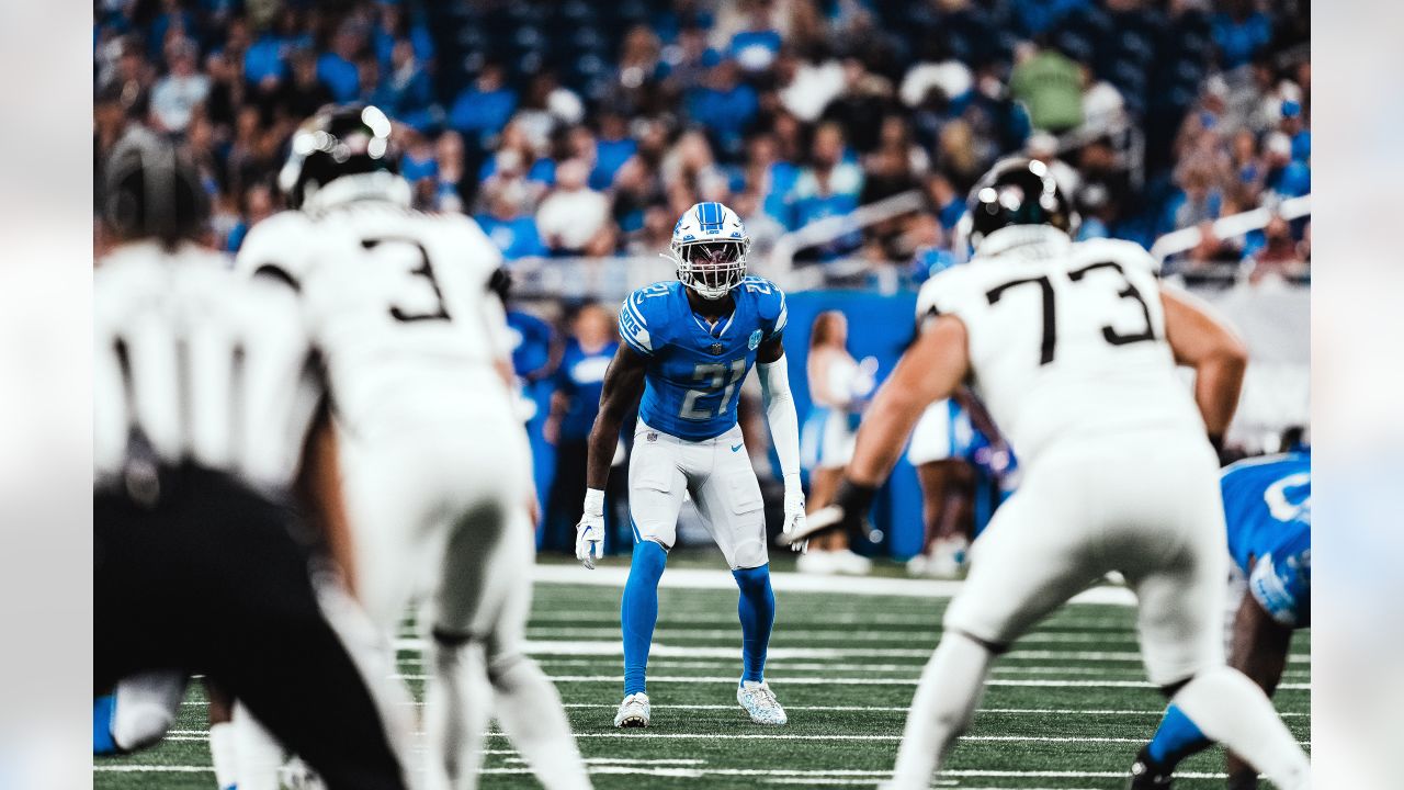 East Rutherford, NJ. 18/12/2022, Detroit Lions quarterback Jared Goff (16)  looks to pass during a NFL game against the New York Jets on Sunday, Dec. 18,  2022. Duncan Williams/CSM Stock Photo - Alamy