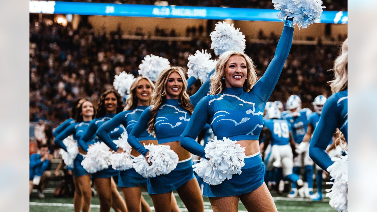 Lions vs. Commanders: Cheer Photos