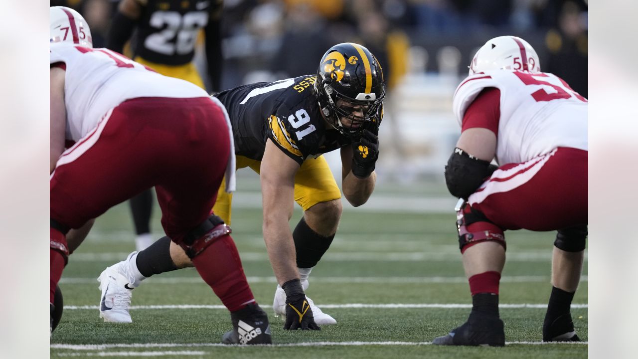 Iowa Football: Could Lukas Van Ness wind up in Chicago?